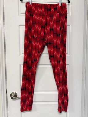 Women’s LuLaRoe Red Heart Patterned Stretch Leggings